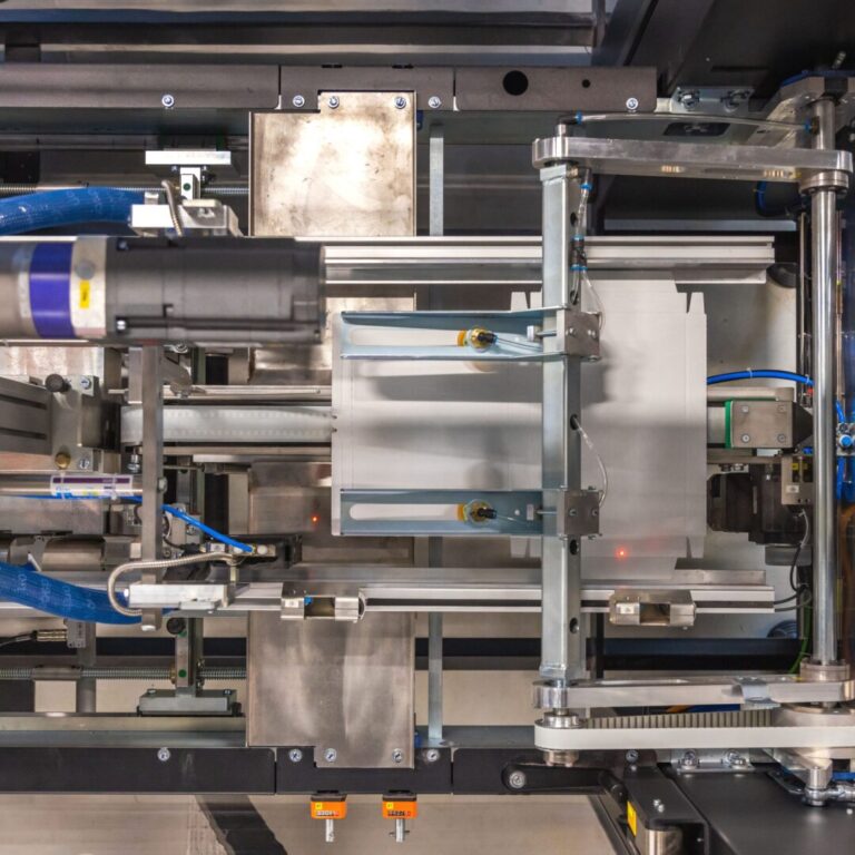 Avercon_921_Packagingmachine_Smartphone_11-scaled