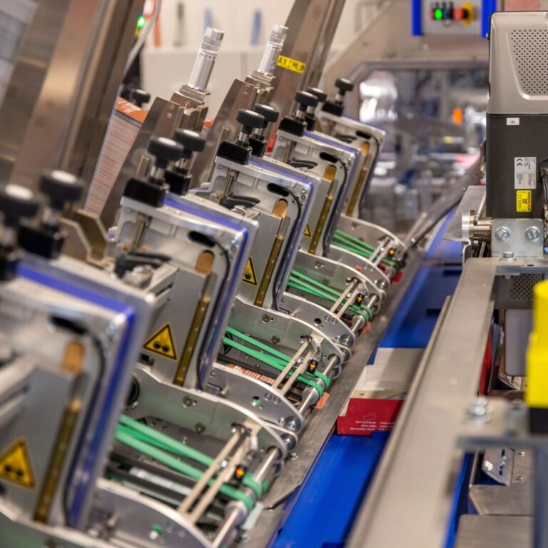 Avercon_921_Packagingmachine_Smartphone_7-1-scaled