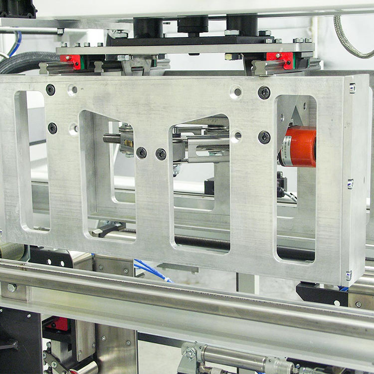 Avercon_Traymaker-lid-applicator_-Adjustable-forming-tool
